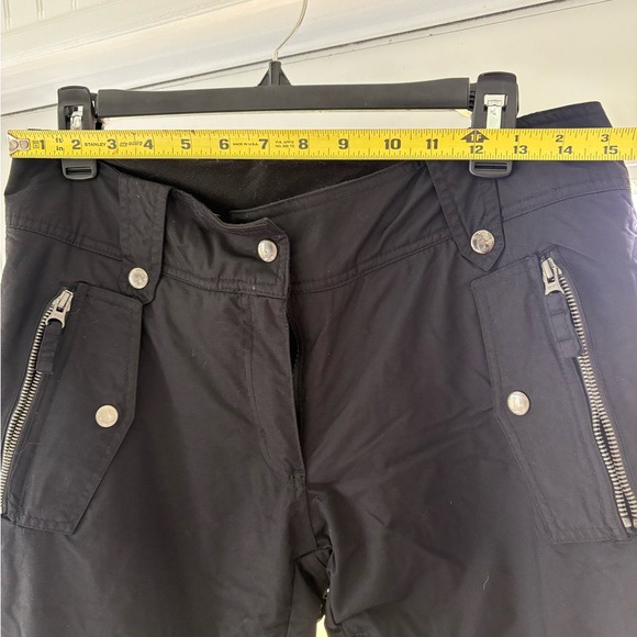 Powder Room - Picture 11 of 11